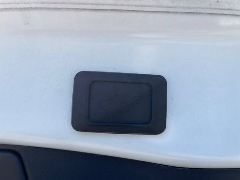 Used 2021 Toyota RAV4 XLE w/ Convenience Package AWD/4WD image 13