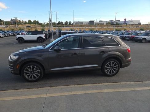 Used 2017 Audi Q7 3.0T Prestige AWD/4WD image 4