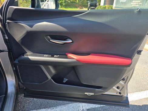 Used 2019 Lexus UX 200 F Sport FWD image 17
