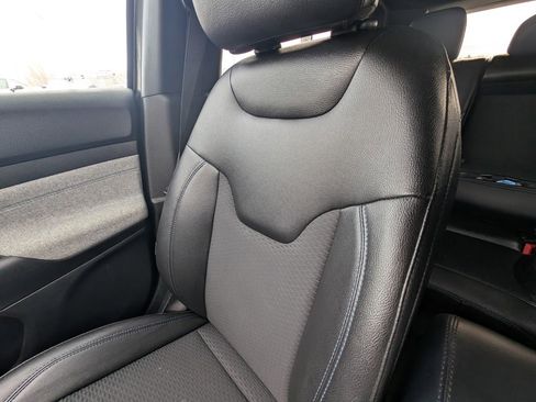 Used 2024 Jeep Compass Latitude image 14