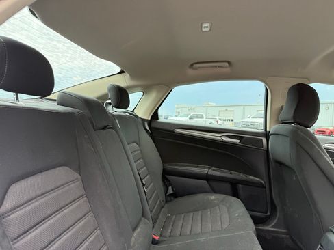 Used 2020 Ford Fusion SE FWD image 16