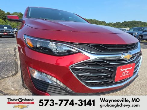 Used 2025 Chevrolet Malibu LT FWD image 11