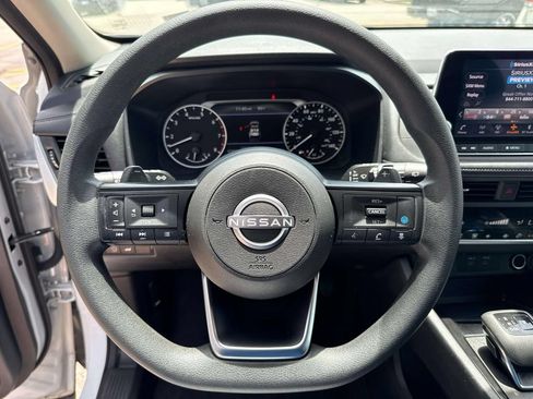 Used 2024 Nissan Rogue SV FWD image 19