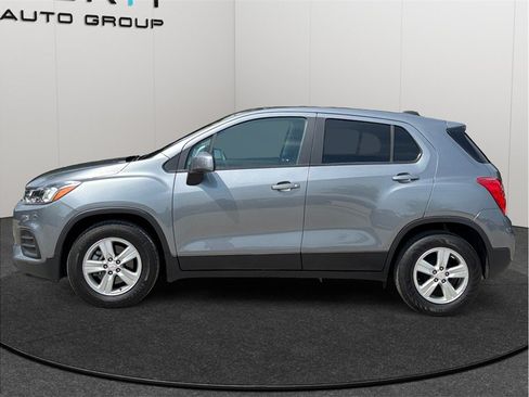 Used 2020 Chevrolet Trax LS w/ Tint and Cruise Package FWD image 5