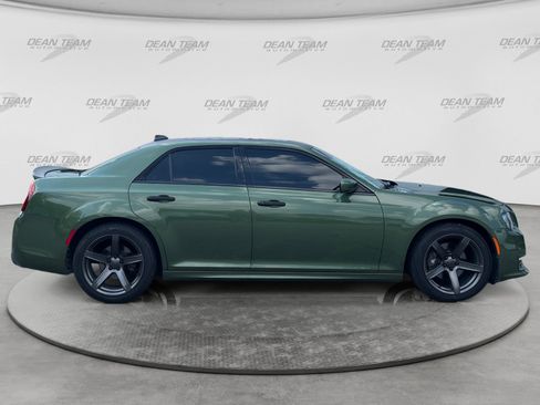 Used 2018 Chrysler 300 S w/ S Model Appearance Package RWD image 9