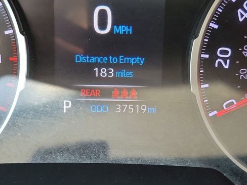 Used 2021 Toyota RAV4 LE image 29