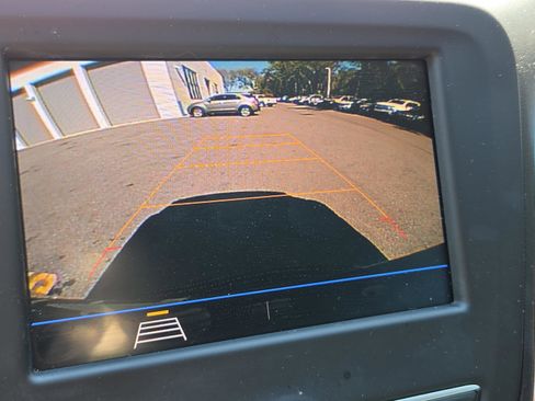 Used 2020 Chevrolet Equinox LT image 25