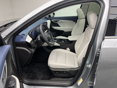 Certified 2025 Buick Envision Avenir AWD/4WD image 3