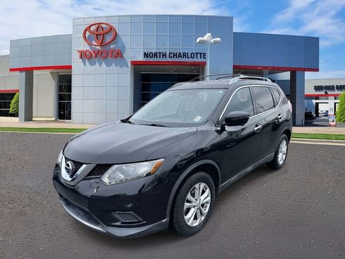 Used 2016 Nissan Rogue SV w/ SV Premium Package image 4