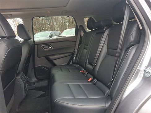 Used 2021 Nissan Rogue SL image 10