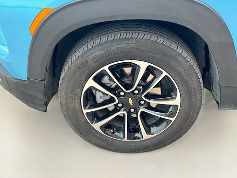 Used 2025 Chevrolet TrailBlazer LT AWD/4WD image 29