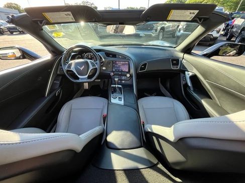 Used 2017 Chevrolet Corvette Stingray Coupe w/ 1LT RWD image 36
