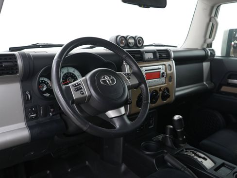 Used 2011 Toyota FJ Cruiser 4WD w/ Upgrade Pkg image 19