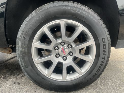 Used 2017 GMC Yukon XL Denali w/ Open Road Package AWD/4WD image 9