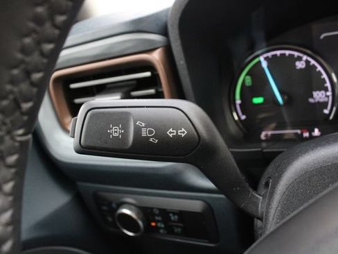 Used 2023 Ford Maverick Lariat w/ Lariat Luxury Package FWD image 11