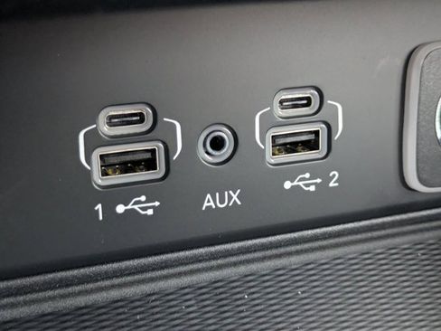 New 2025 Jeep Grand Cherokee Altitude image 20