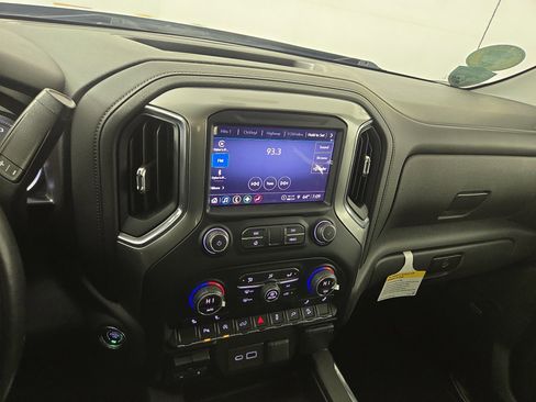 Certified 2021 Chevrolet Silverado 1500 LT Trail Boss w/ Convenience Package II image 22