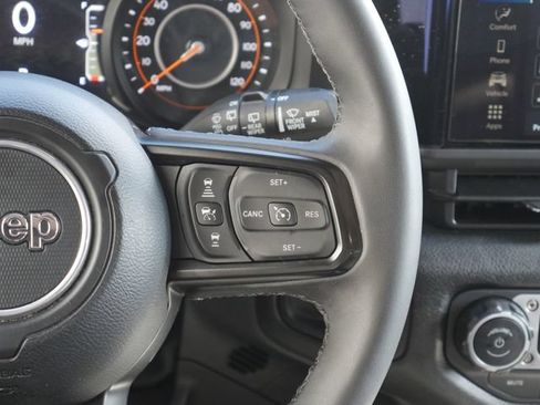 Used 2025 Jeep Wrangler Unlimited Sport AWD/4WD image 17