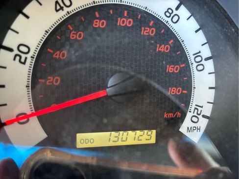 Used 2015 Toyota Tacoma PreRunner w/ SR5 Package image 2