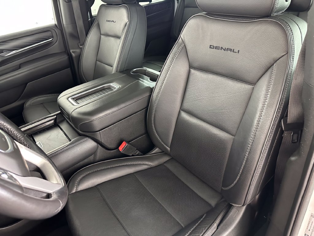 Used 2022 GMC Yukon Denali w/ Denali Ultimate Package AWD/4WD image 25