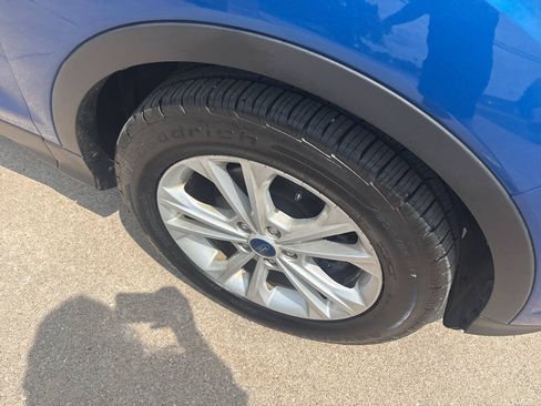Used 2019 Ford Escape SE FWD image 10