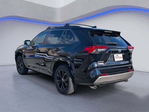 Used 2022 Toyota RAV4 SE w/ Convenience Package image 5