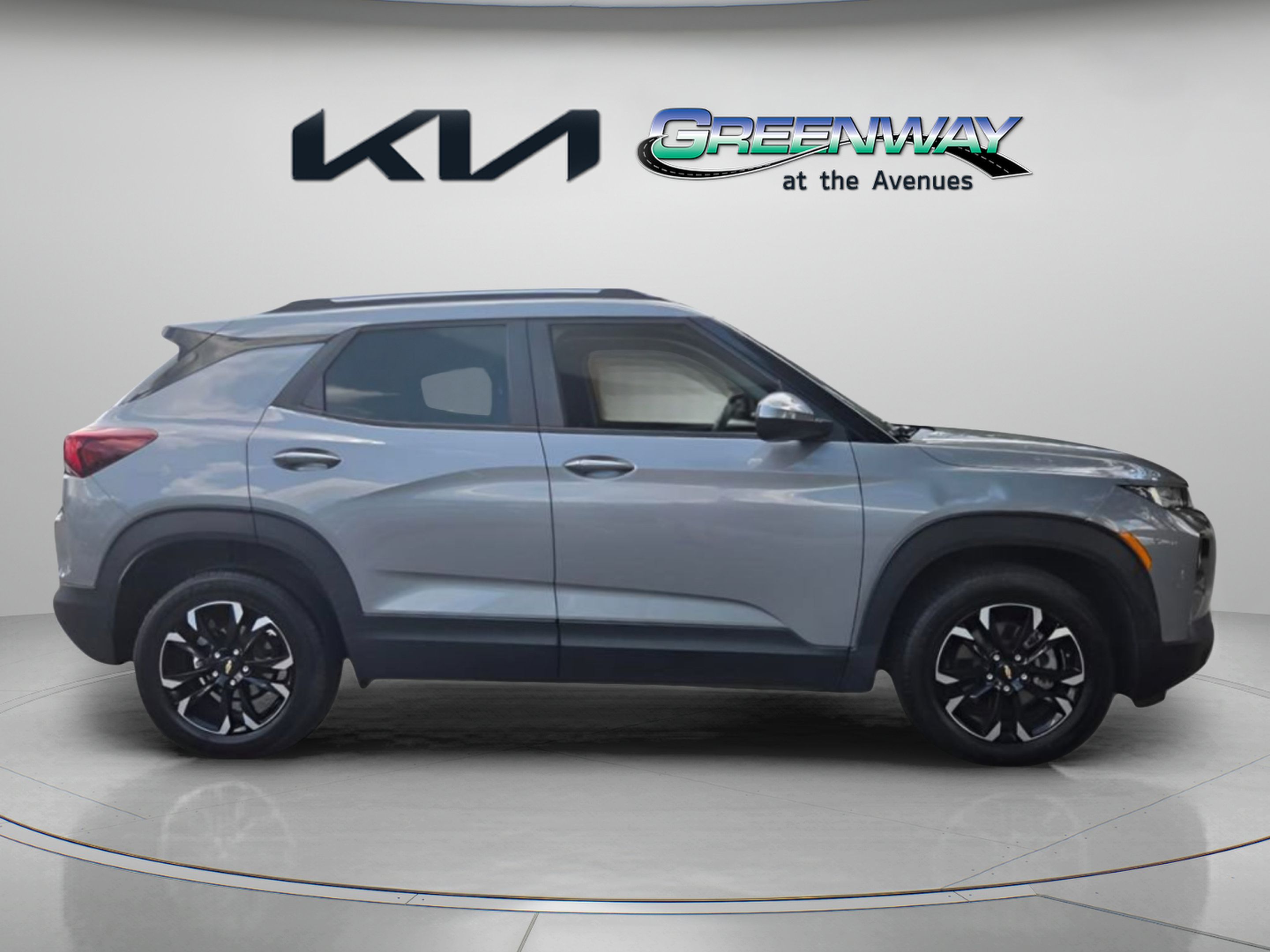 Used 2023 Chevrolet TrailBlazer LT FWD image 8