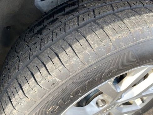 Used 2023 Jeep Grand Cherokee Limited image 23