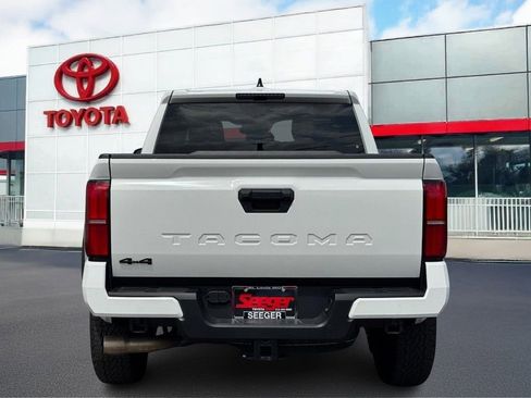 Used 2024 Toyota Tacoma TRD Off-Road AWD/4WD image 5