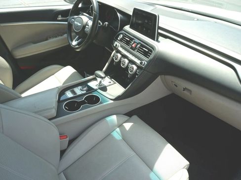 Used 2021 Genesis G70 2.0T RWD image 34