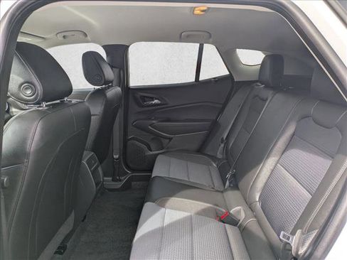 Used 2025 Chevrolet Trax LT FWD image 23