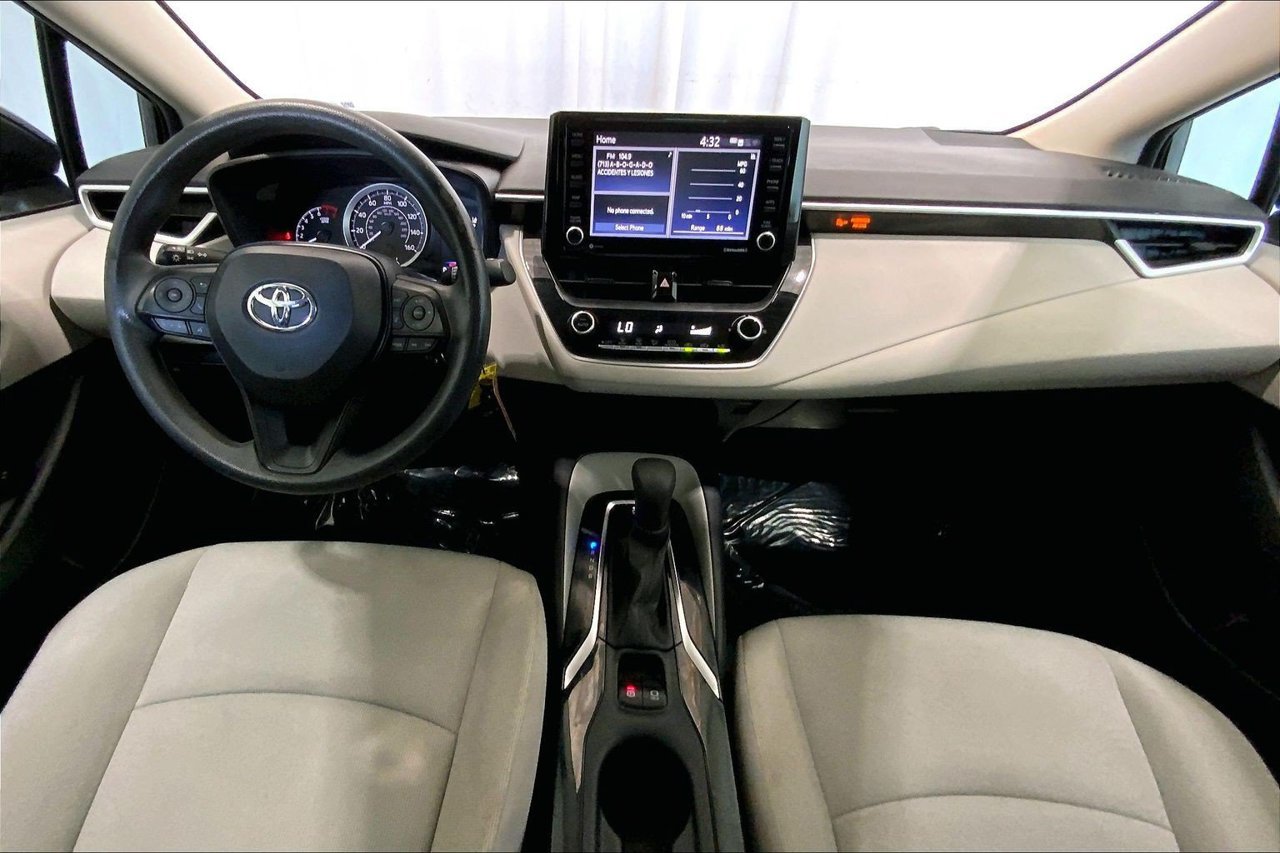 Used 2022 Toyota Corolla LE FWD image 15