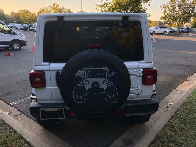 Used 2022 Jeep Wrangler Unlimited Sahara w/ LED Lighting Group AWD/4WD image 33