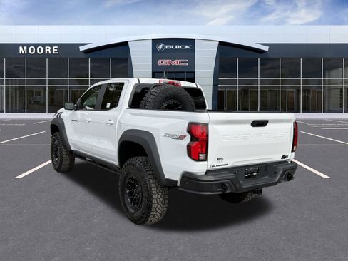 Used 2024 Chevrolet Colorado ZR2 w/ ZR2 Bison Edition image 5