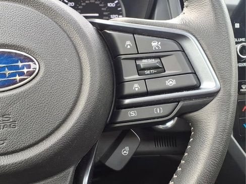 Used 2025 Subaru Forester Limited image 17