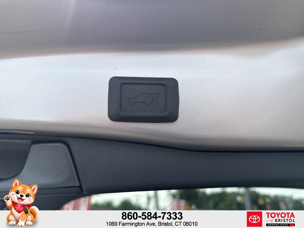 Used 2024 Toyota RAV4 XLE w/ Convenience Package AWD/4WD image 30