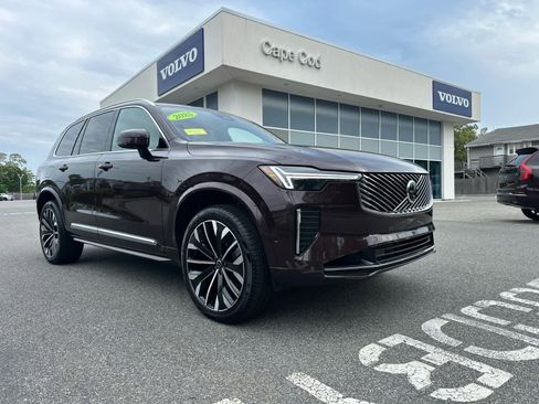 Used 2025 Volvo XC90 T8 Plus AWD/4WD image 4