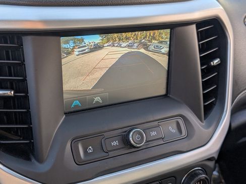 Used 2019 GMC Acadia SLE image 23