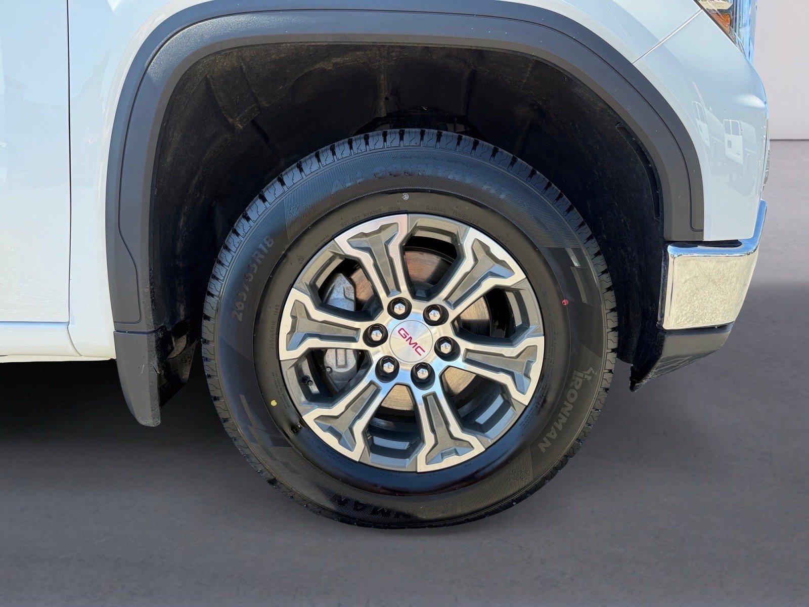 Used 2025 GMC Sierra 1500 SLT AWD/4WD image 9