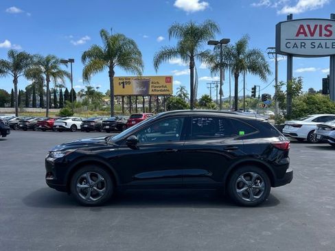 Used 2025 Ford Escape ST-Line image 4