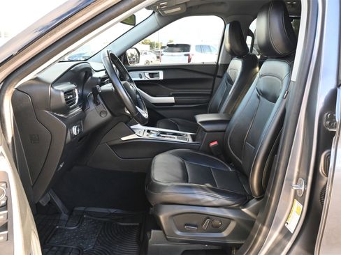 Used 2021 Ford Explorer Limited w/ Equipment Group 301A image 18