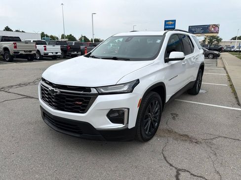 Used 2023 Chevrolet Traverse RS w/ LPO, Floor Liner Package AWD/4WD image 7
