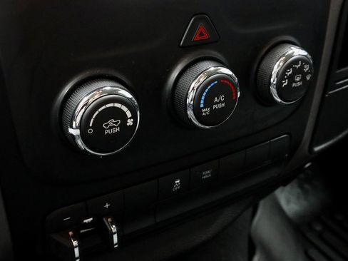 Used 2014 RAM 1500 Tradesman w/ Power & Remote Entry Group image 30