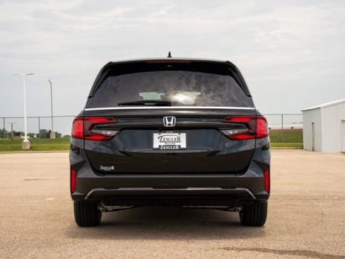 Used 2023 Honda Odyssey Sport image 6