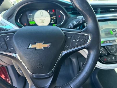 Used 2020 Chevrolet Bolt Premier w/ Infotainment Package FWD image 13