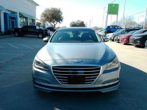 Used 2015 Hyundai Genesis 5.0 image 2