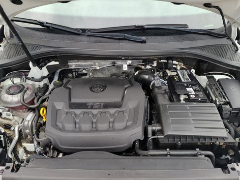 Certified 2022 Volkswagen Tiguan SE w/ Panoramic Sunroof Package image 17