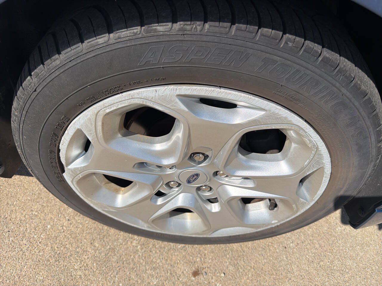 Used 2010 Ford Fusion SE FWD image 6