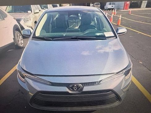 Used 2024 Toyota Corolla LE FWD image 2