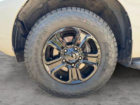 Used 2019 Toyota Sequoia SR5 AWD/4WD image 9